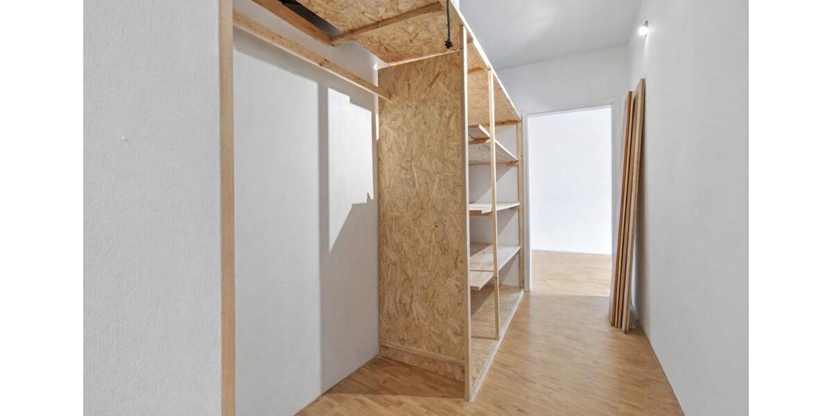 Dachgeschoßwohnung Halle (Saale) - 4 Zimmer, 106 m&sup2;, 848&euro; | Angebot:26131086
