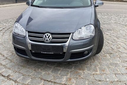 VW Jetta 80.000 km 5.799 &euro; München 81549