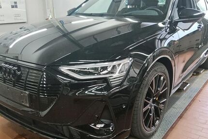 Audi e-tron 53.656 km 41.445 € Hagen 58091