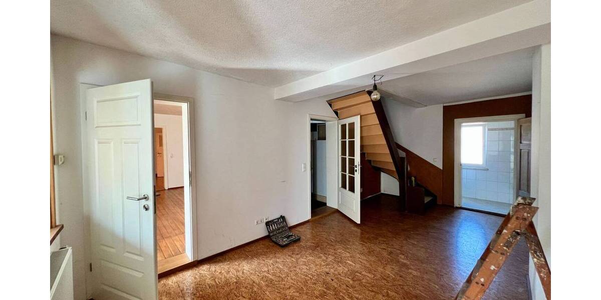 Mehrfamilienhaus, Wohnhaus Lengenfeld - 4 Zimmer, 150 m&sup2;, 79.000&euro; | Angebot:25708235