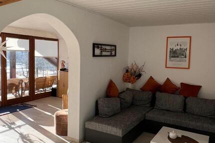 4-Zimmer-Wohnung mit Teichblick, 2 Balkonen & neuer Küche 4 zimmer