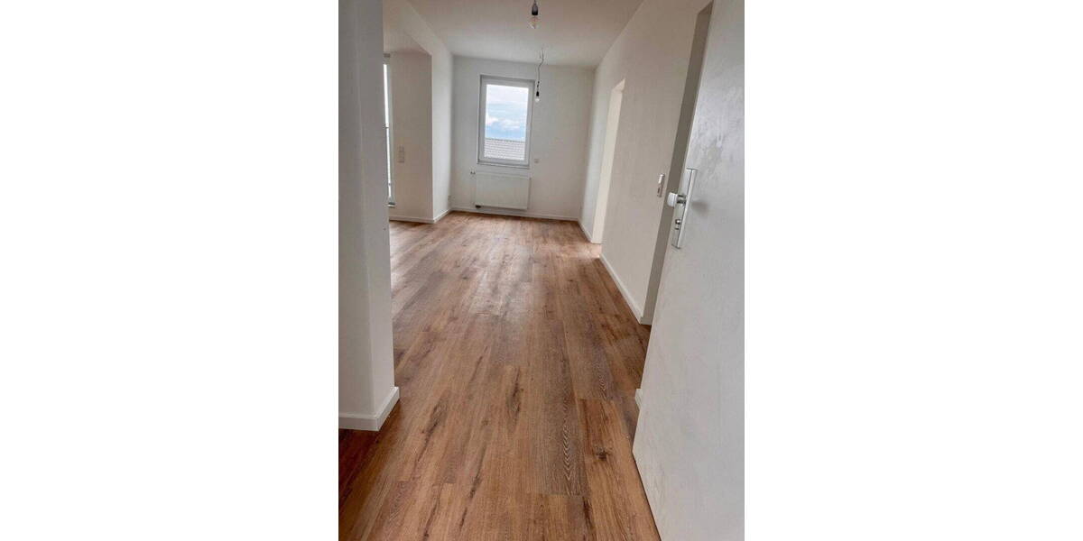 Etagenwohnung Offenbach am Main Hafen - 3 Zimmer, 82 m&sup2;, 1.350&euro; | Angebot:26450612