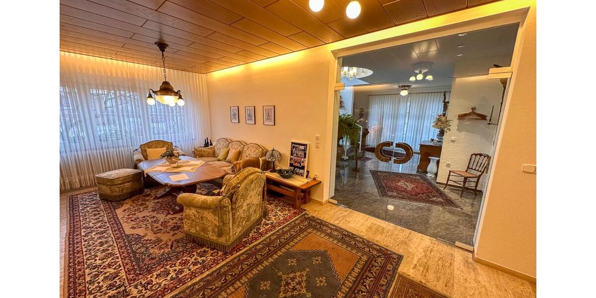 Villa Tülau - 11 Zimmer, 434 m&sup2;, 2.000&euro; | Angebot:22250385