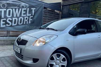 Toyota Yaris 112.000 km 5.950 € Berlin 12683