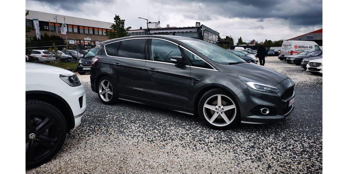 Ford S-Max 136.400 km 15.500 &euro; Illertissen 89257