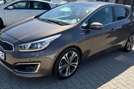 Kia ceed / Ceed 100.000 km 11.990 &euro; Stuhr 28816