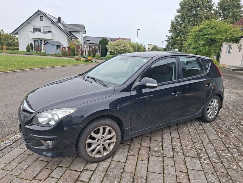 i30