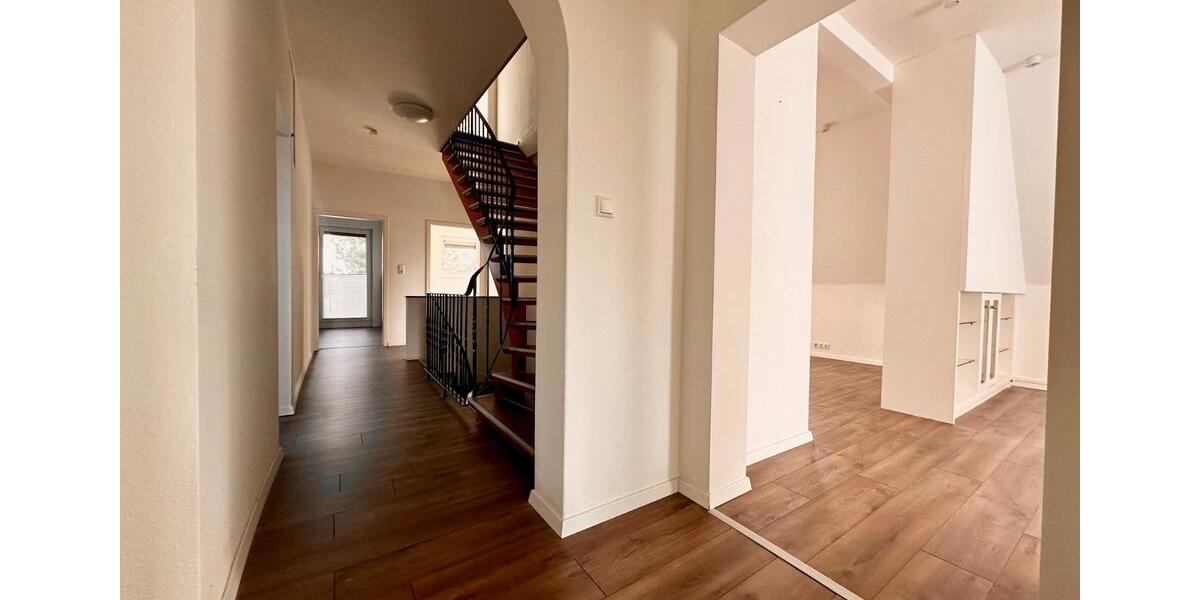 Maisonettenwohnung Zetel - 5.5 Zimmer, 170 m&sup2;, 1.200&euro; | Angebot:25979487