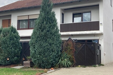 Großzügiges Zweifamilienhaus (3 Einheiten) Gestringen– perfekt für Großfamilien oder Kapitalanleger 10 zimmer