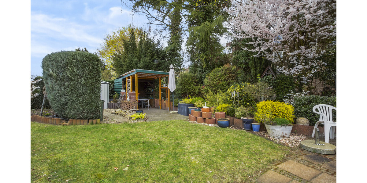 Delmenhorst-Annenheide Gepflegter Walmdachbungalow mit schönem Garten in zweiter Reihe - Bungalow Delmenhorst / Annenheide Annenheide | Angebot:26355215