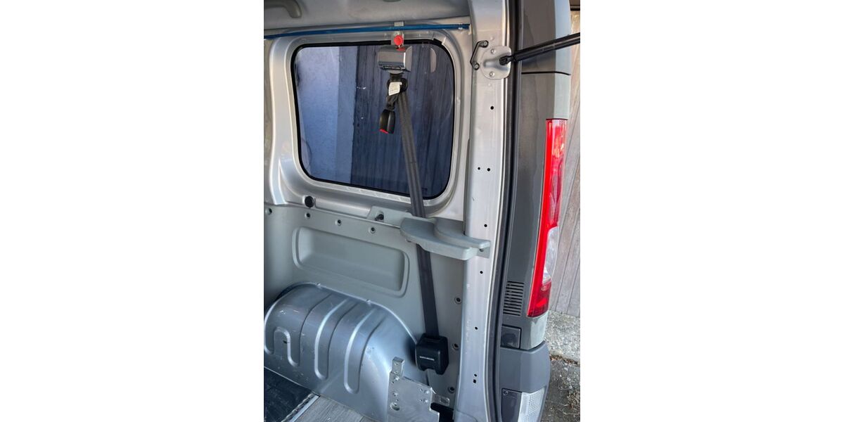 Opel Vivaro 156.000 km 12.900 &euro; Fellbach 70736