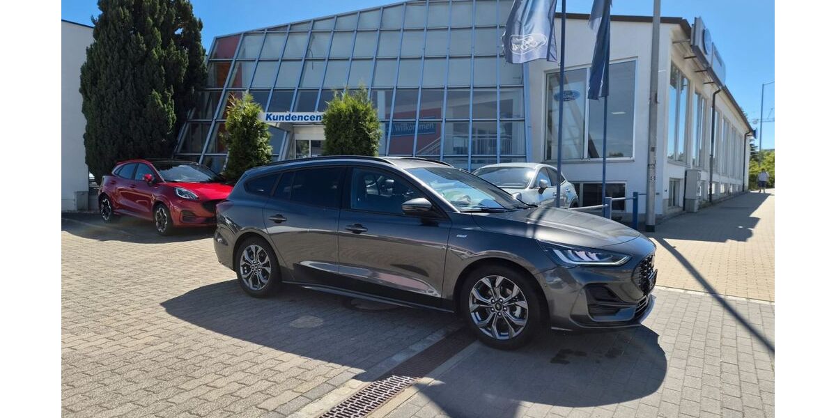 Ford Focus 19.000 km 24.990 &euro; Bautzen 02625