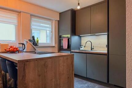 Stilvolle Doppelhaushälfte mit Balkon und Garten - Möbliert 4 zimmer