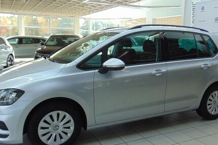 VW Golf Sportsvan 37.113 km 17.990 € Lauta 02991