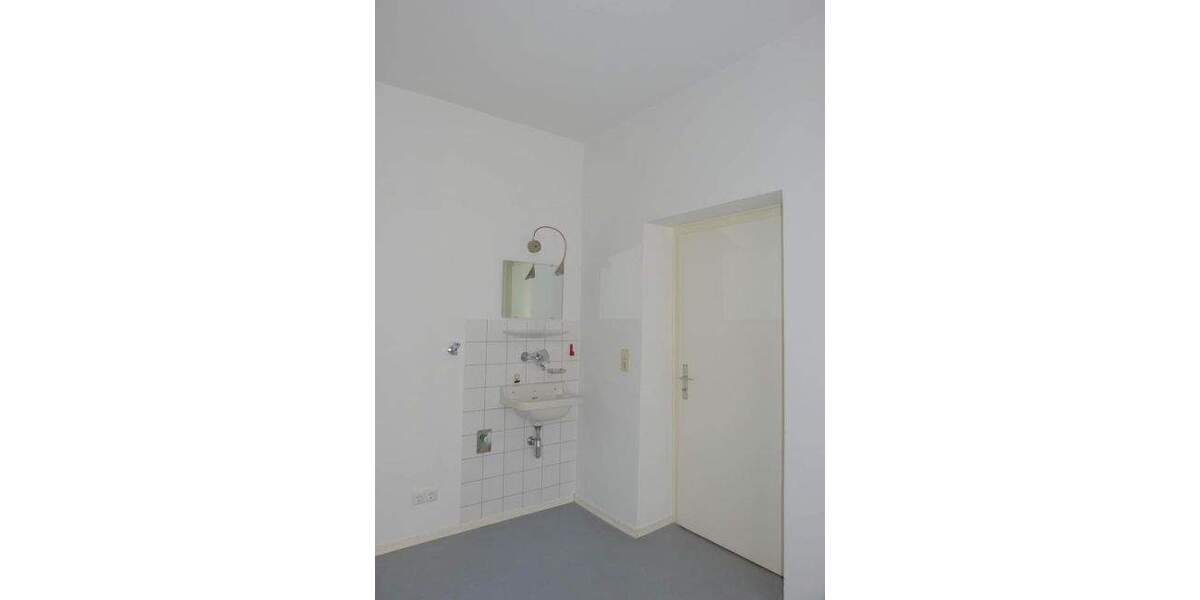 Etagenwohnung Burglengenfeld - 4 Zimmer, 127 m&sup2;, 850&euro; | Angebot:25070508