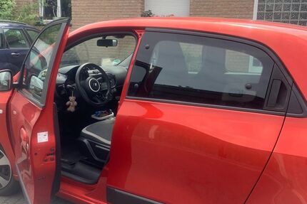 Renault Twingo 30.300 km 7.290 &euro; Leverkusen 51373