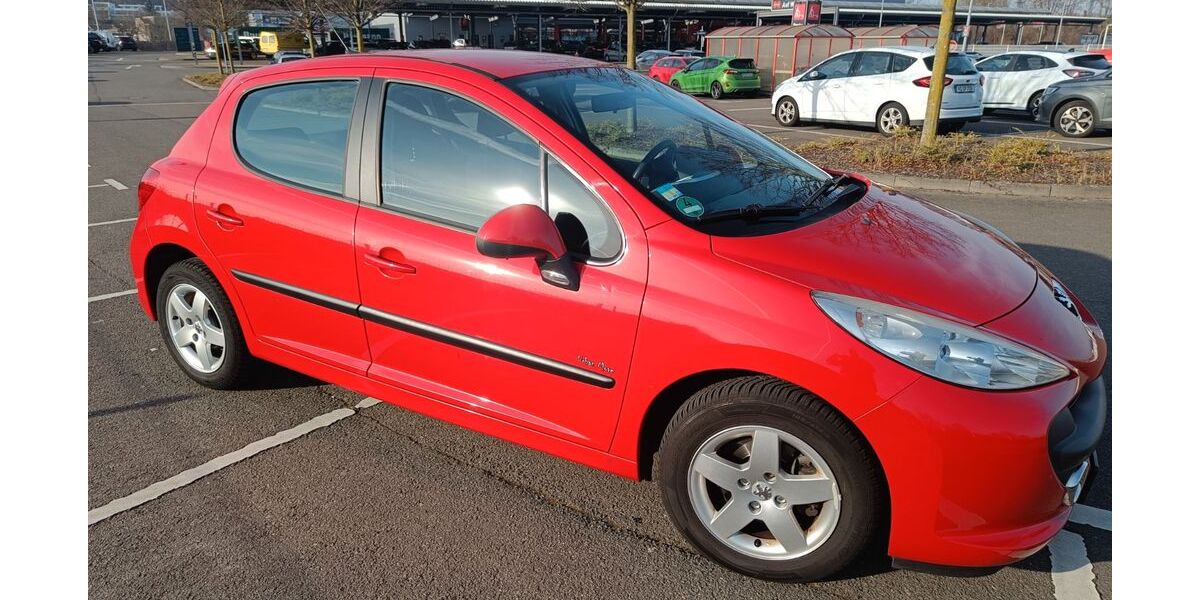Peugeot 207 144.000 km 2.950 &euro; Köln 50823
