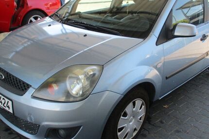Ford Fiesta 164.000 km 900 &euro; Regensburg 93053