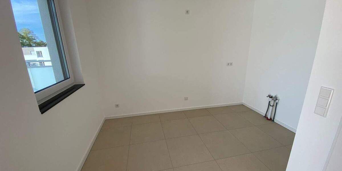 Mietwohnung im 1. OG mit Balkon und Aufzug - in Nettetal-Lobberich 2 zimmer