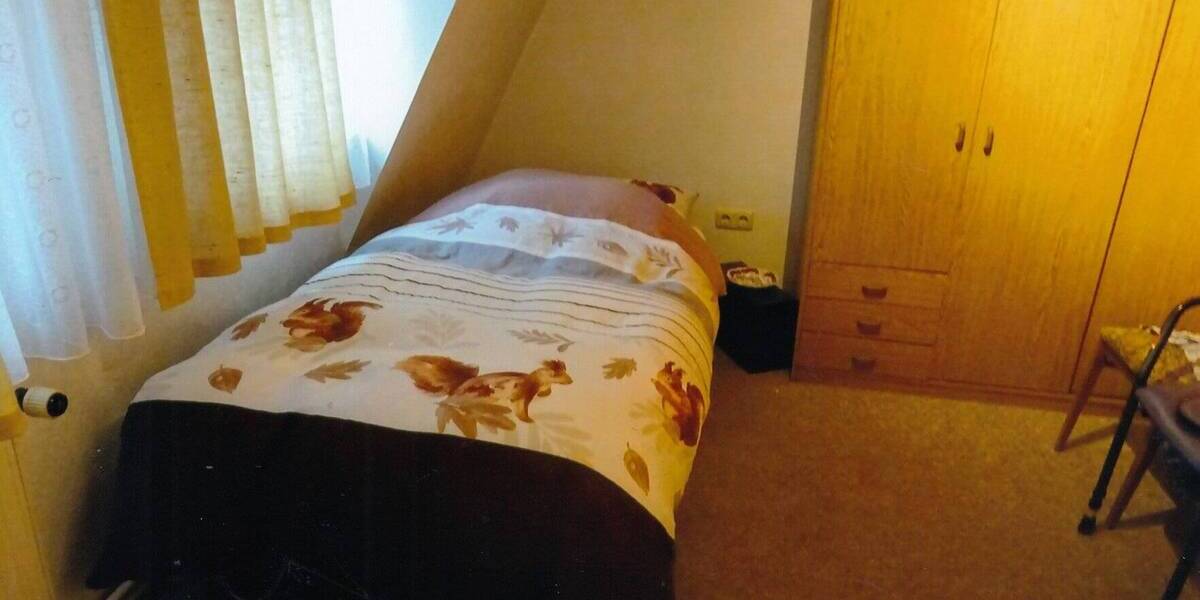 Etagenwohnung Grabfeld Jüchsen - 1 Zimmer, 237 m&sup2;, 48.000&euro; | Angebot:25668273