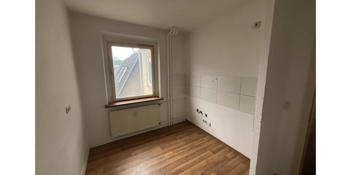 Etagenwohnung Suhl - 3 Zimmer, 72 m&sup2;, 445&euro; | Angebot:26676877