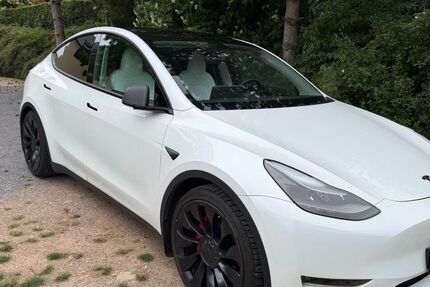 Tesla Model Y 72.000 km 36.900 &euro; Perl 66706