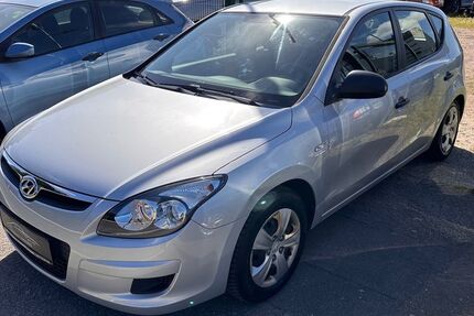 Hyundai i30 177.873 km 3.859 &euro; Ahrensbök 23623