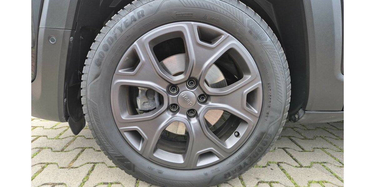 Hyundai i30 YES! Plus Navigation, Panoramadach, LED, Sport 89.202 km 12.890 &euro; Rodgau 63110
