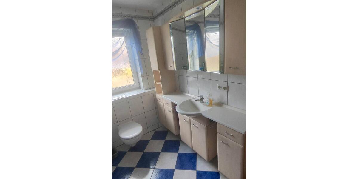 Etagenwohnung Traunreut St. Georgen - 4 Zimmer, 124 m&sup2;, 1.500&euro; | Angebot:26051561
