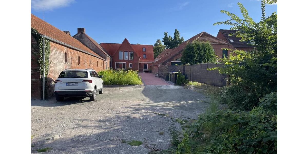 Mehrfamilienhaus, Wohnhaus Hage - 10 Zimmer, 250 m&sup2;, 600&euro; | Angebot:26364123