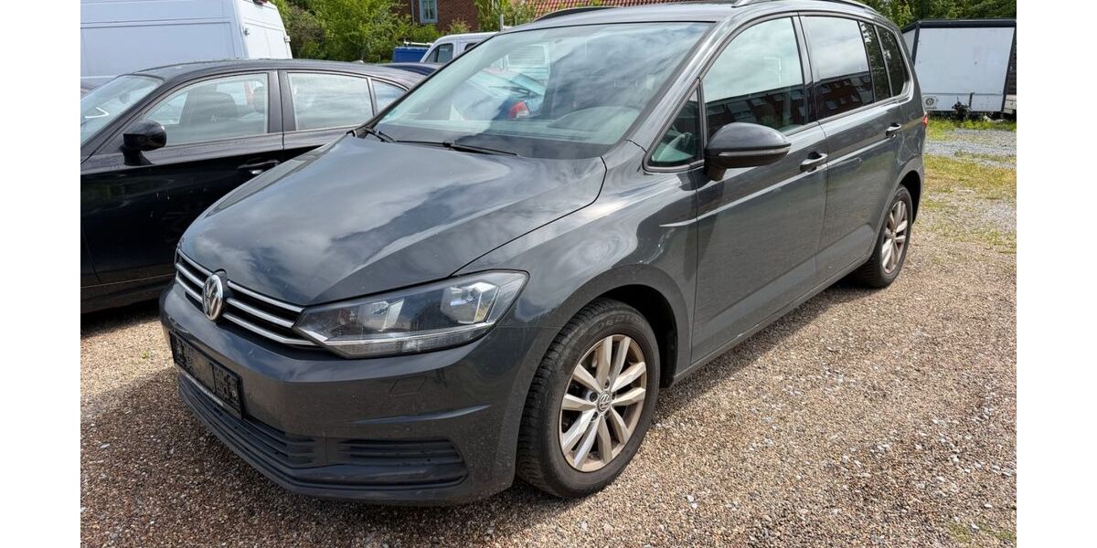 VW Touran 210.700 km 8.450 &euro; Stade 21680