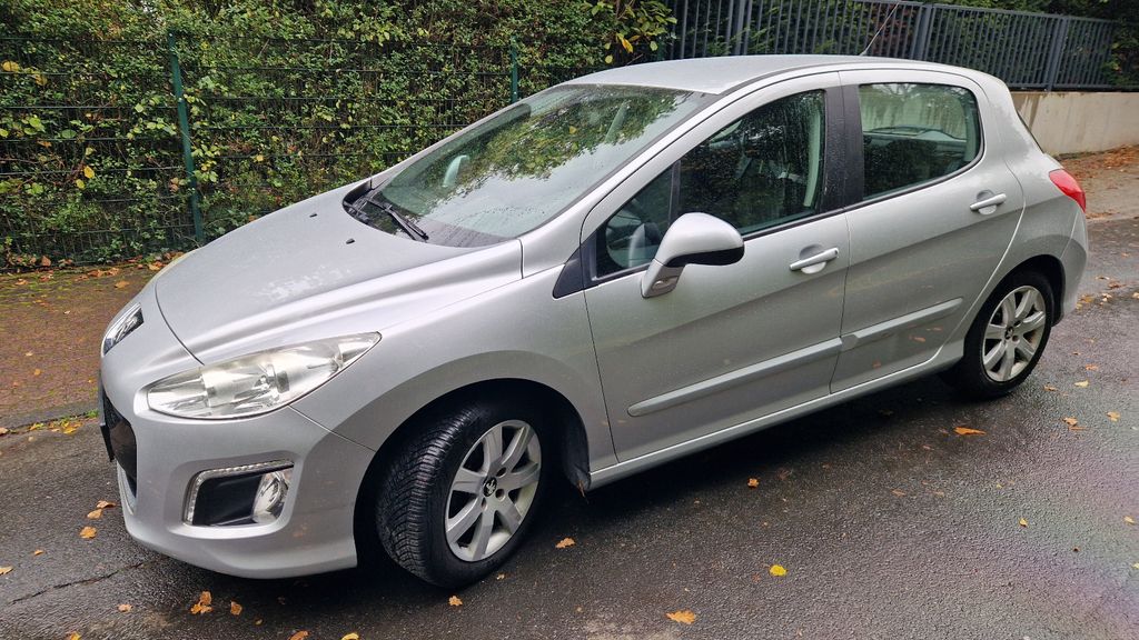 Peugeot 308 120.000 km 3.200 &euro; Bad Vilbel 61118