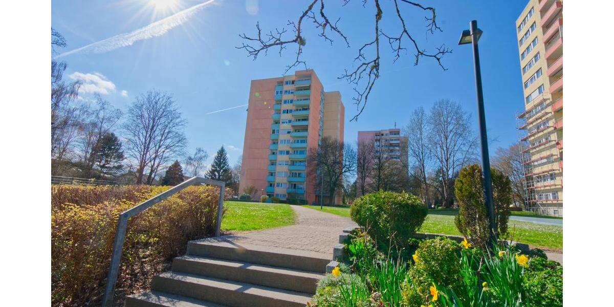 Helle 3 Zimmerwohnung mit Ausblick, Aufzug und Tiefgaragen-Box - Etagenwohnung Villingen-Schwenningen Schwenningen | Angebot:26230643