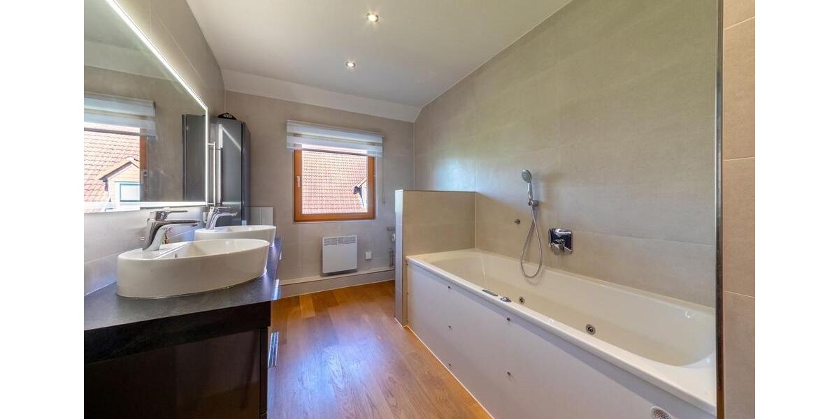 Reihenhaus Harxheim - 5 Zimmer, 141 m&sup2;, 2.200&euro; | Angebot:26364653