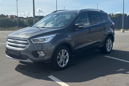 Ford Kuga 136.000 km 10.599 € Marktredwitz 95615