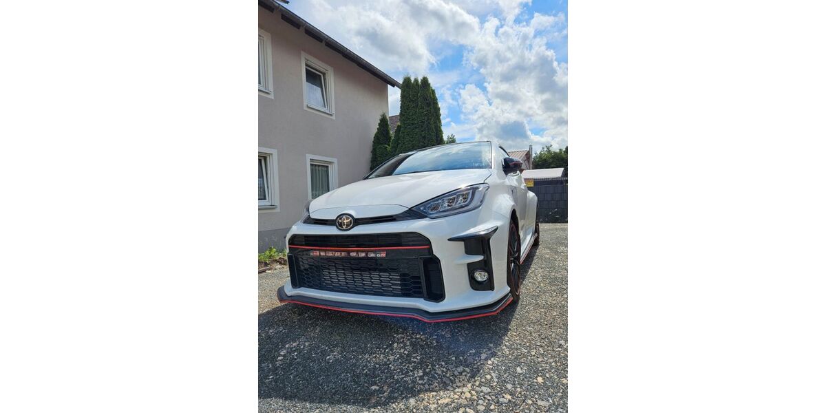 Toyota Yaris 12.800 km 33.333 &euro; Ansbach 91522