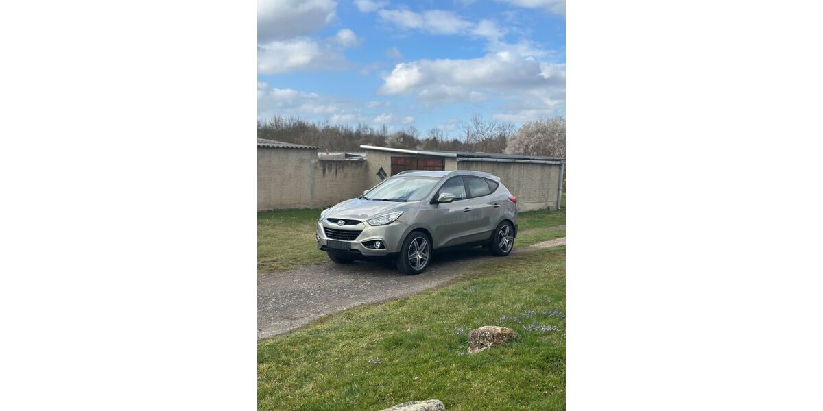 Hyundai ix35 186.000 km 7.900 &euro; Halle 06124