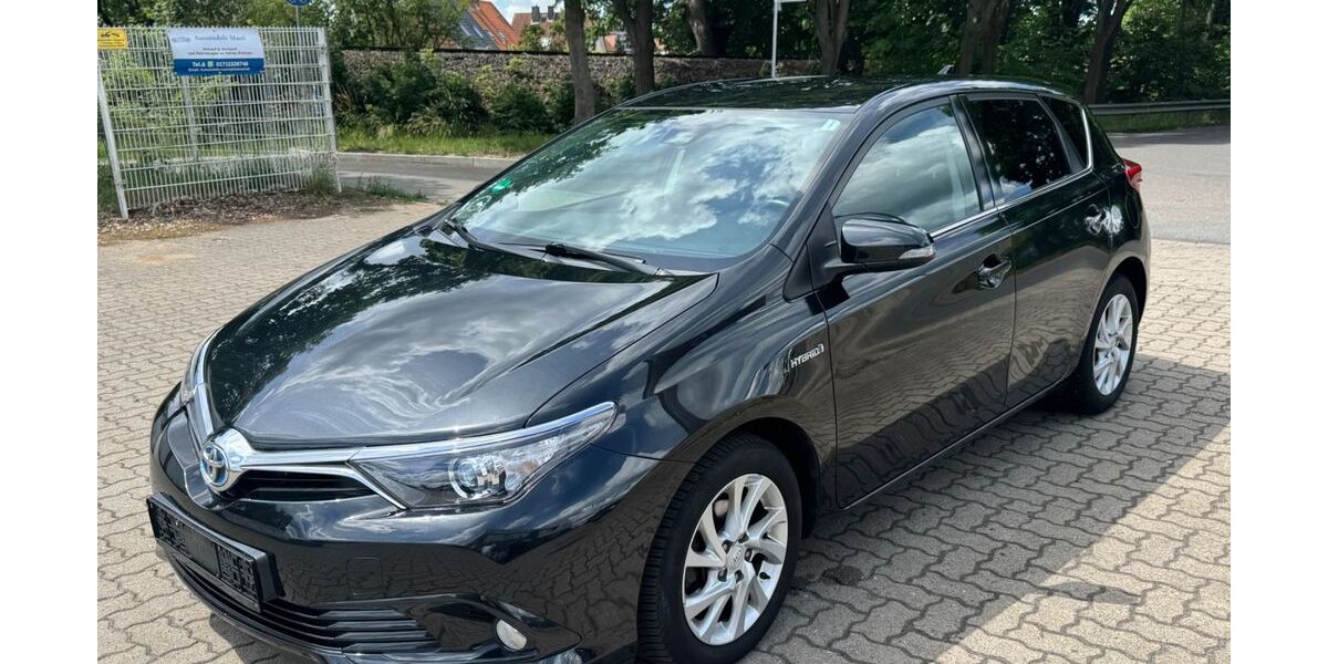 Toyota Auris 124.000 km 10.300 &euro; Winsen (Luhe) 21423