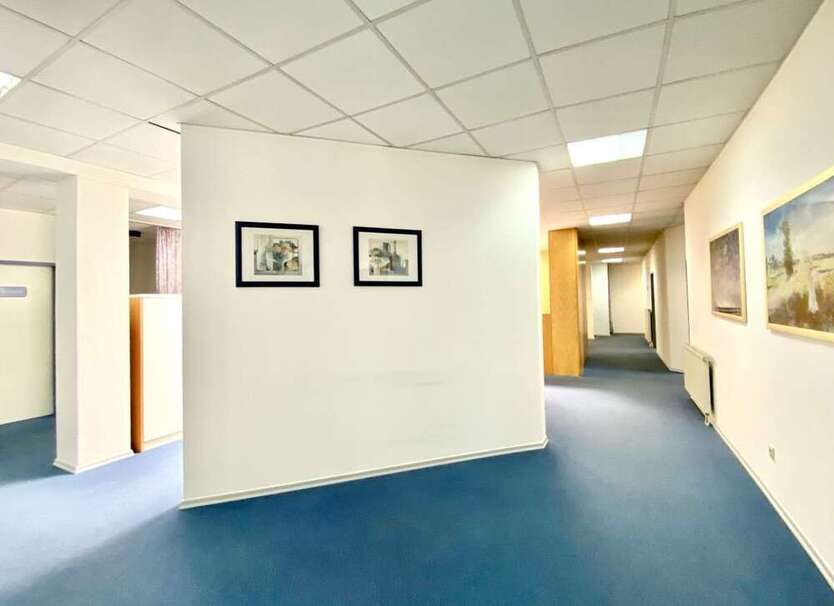 Büro in Schwandorf 1.560 € 335 m²