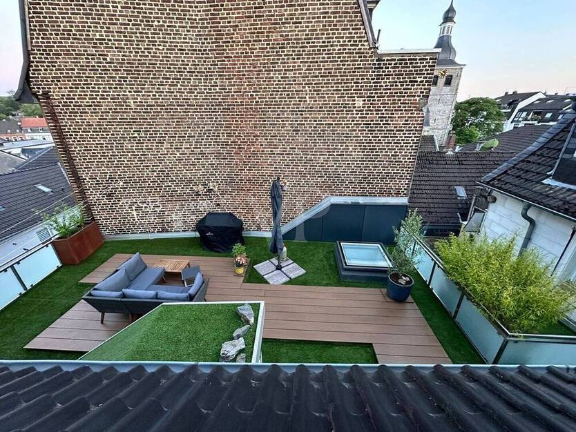 Neubau in denkmalgeschützter Hülle
