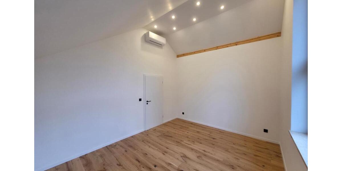 Dachgeschoßwohnung Regensburg Konradsiedlung - 2 Zimmer, 70 m&sup2;, 329.000&euro; | Angebot:26044978