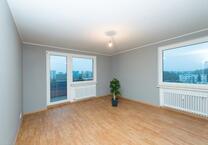 ** AUSSICHT GENIEßEN ** Renovierte 3-Zi-Whg mit Loggia
