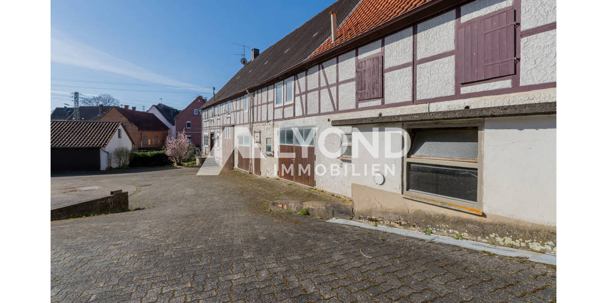 Bauernhaus, Landhaus Bad Arolsen / Schmillinghausen Schmillinghausen - 9 Zimmer, 220 m&sup2;, 159.000&euro; | Angebot:25773073