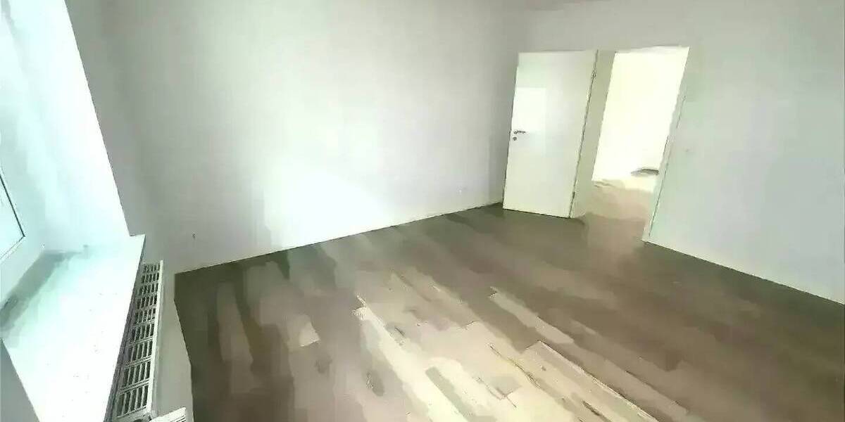 2,5-Zimmer-Wohnung im Erdgeschoss Einbauküche Dusche kein Balkon Kellerraum und Abstellraum Gartenanteil 2 zimmer