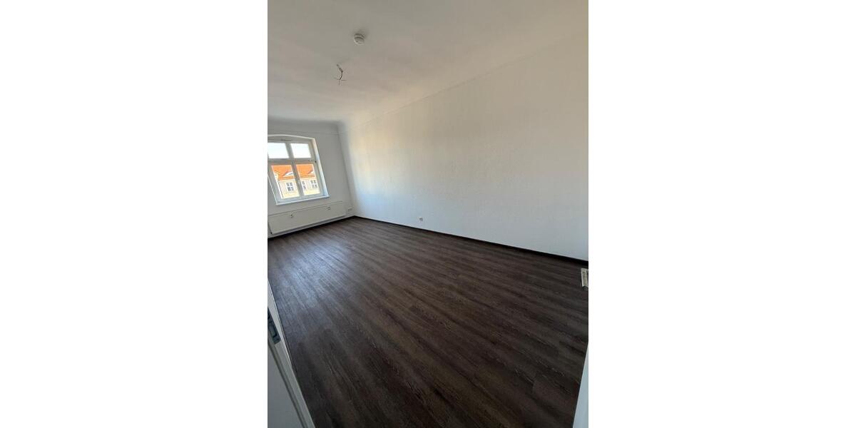 Etagenwohnung Cottbus - 4 Zimmer, 123 m&sup2;, 1.835&euro; | Angebot:26444334