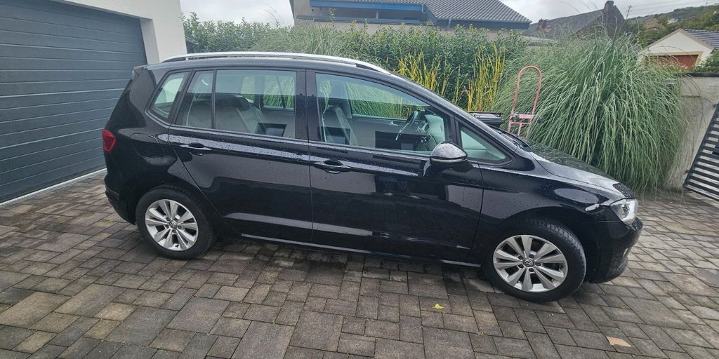 VW Golf Sportsvan 51.125 km 13.900 € Temmels 54441