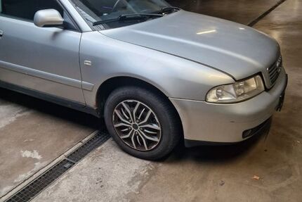 Audi A4 183.000 km 1.800 &euro; Villingen-Schwenningen 78052