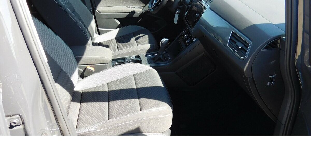 VW Touran 1.5 Comfortline Active BMT TSI DSG Navi 21.400 km 23.990 &euro; Vordorf 38533