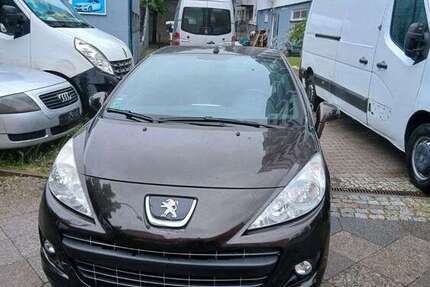 Peugeot 207 105.000 km 5.600 &euro; Berlin 12105