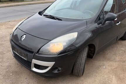 Renault Scenic 262.000 km 1.700 &euro; Sponholz 17039